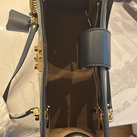 Gucci PADLOCK MEDIUM SHOULDER BAG authentic like new - Picture 6 of 7